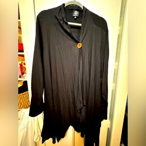 Bobeau brand, black, 3X, one button top